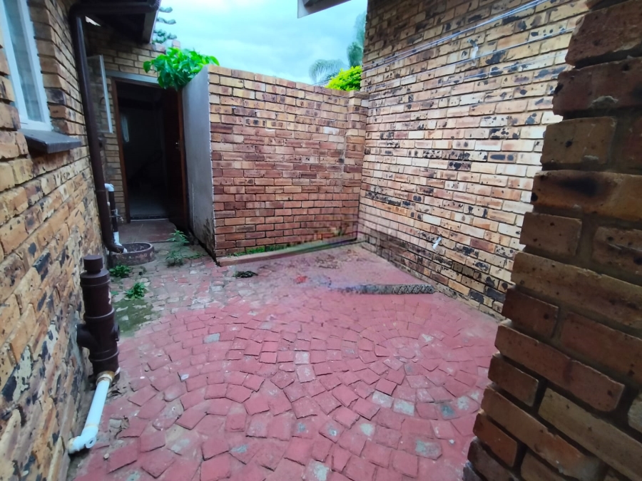 3 Bedroom Property for Sale in Safari Gardens North West